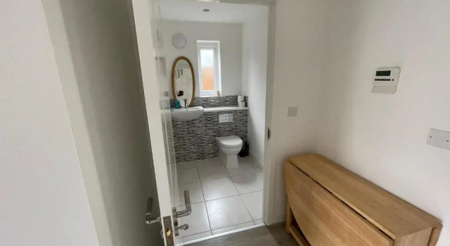 Large Bright King Sized Room - Short Walk From CC, Забронировать Отель Манчестер Большой Манчестер