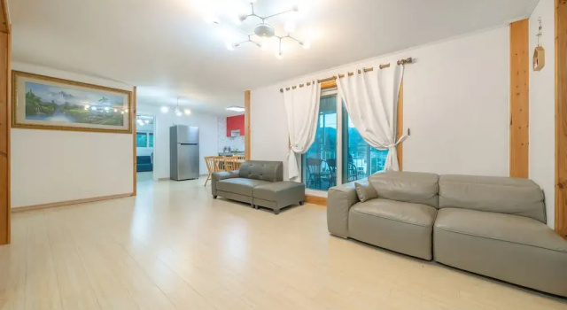 Семейный номер Standard с 2 комнатами с балконом Gapyeong Ddel Poolvilla