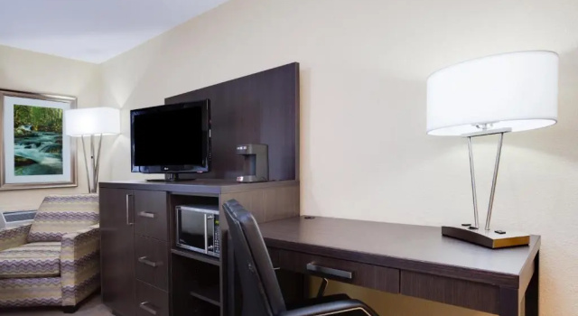 Двухместный номер Deluxe Holiday Inn Express & Suites Fredericton by IHG