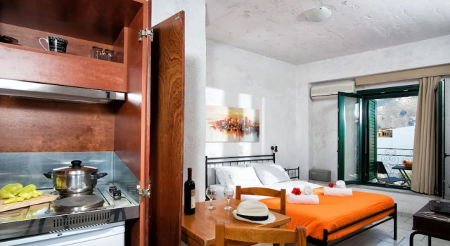 Petite Studio Amazing Mountain View, Забронировать Апартаменты/квартира Лименас Херсонису 