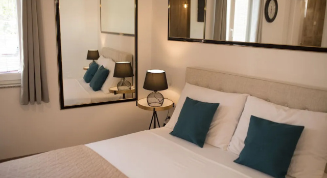 Park Plaza Suites, Забронировать Отель Отели Водице с парковкой, Парковка