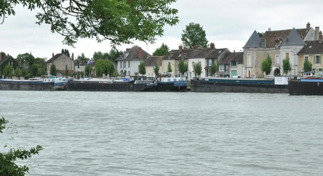 Le Calme De la Campagne au Sud de Paris, Varaa Hotelli Moret-sur-Loing Seine-et-Marne