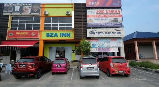 OYO 89436 SZA Inn