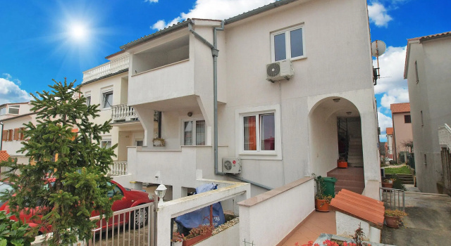 Apartment 1569