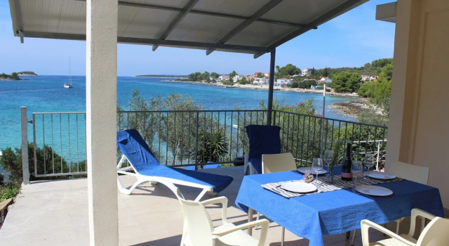 Апартаменты Цокольный этаж с видом на море Apartments Andrea