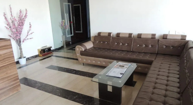 Hotel Kashish International, Забронировать Отель Отели штата Махараштры с парковкой, Парковка