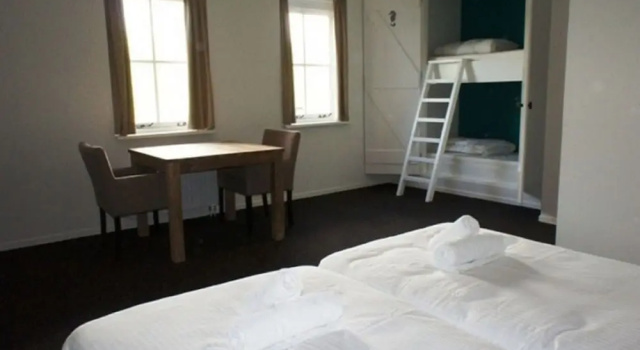 Group Accommodation 50 m From the Oosterschelde, Забронировать Дом для отпуска Схюддебёрс Schouwen-Duiveland