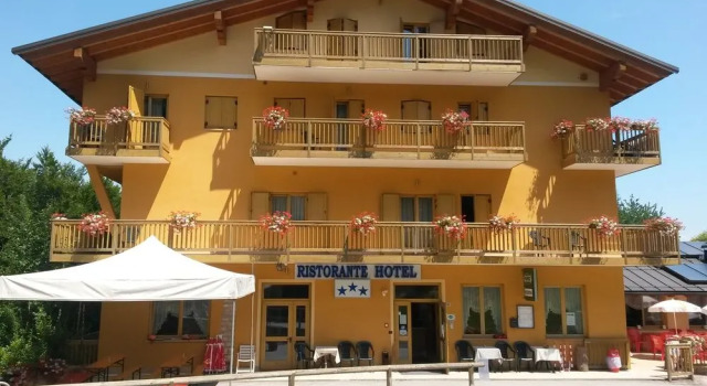 Hotel Arcadia, Забронировать Отель Candriai Bondone Mountain