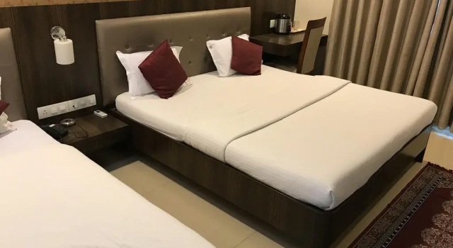 Hotel Sai Moreshwar