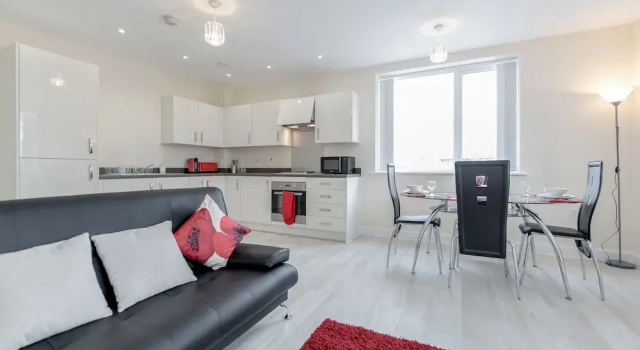 Апартаменты с 2 комнатами с балконом Harrow City Apartment
