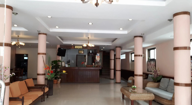 Nathon Residence Hotelโรงเเรมหน้าทอนเรสซิเด้นท์, Забронировать Отель Отели Сурат Тхани с парковкой, Парковка