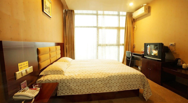 Mulan Business Hotel - Wuhan, Забронировать Отель Ухань Хубэй, рядом с Железнодорожный вокзал Ухань
