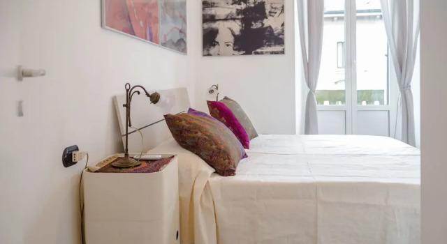 Loreto & Piola White Flat