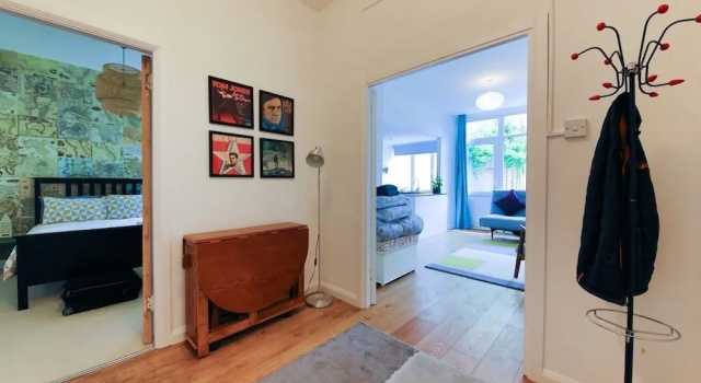 Bright and Spacious 1 Bed Flat With Garden
