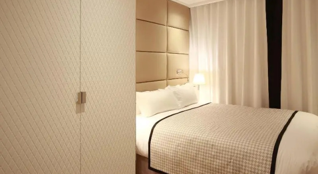 Четырёхместный номер Standard с балконом Hôtel R de Paris - Boutique Hotel