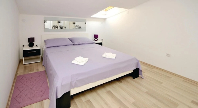 Awesome Home in Kastel Kambelovac With Wifi and 2 Bedrooms