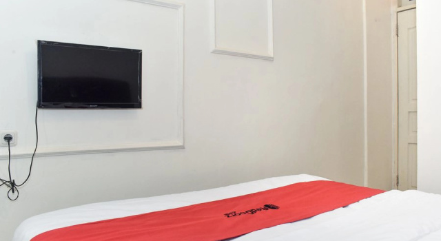 RedDoorz Plus @ Kemayoran, Boek Hotel Kemayoran 