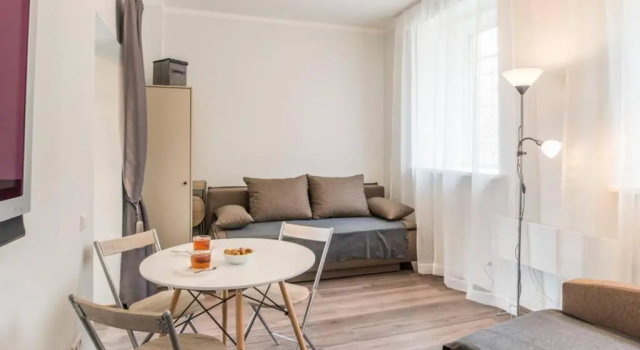 Апартаменты 6 can stay. Park in front of the house. Free parking behind the fence. Self check in/out.