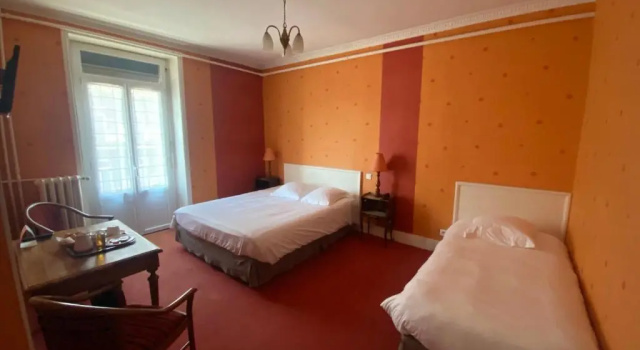 Трёхместный номер Comfort The Originals Boutique, Hôtel Terminus, Bourg-en-Bresse Gare
