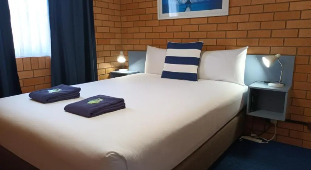 Апартаменты Bosuns Inn Motel