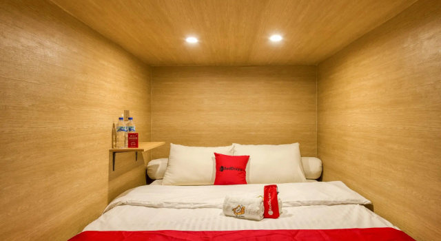Кровать в общем номере (женский номер) Reddoorz Hostel near Malang Train Station 3