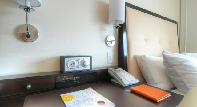Четырёхместный номер Standard The H Hotel