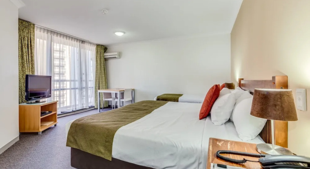 Двухместный номер Standard с балконом Hillcrest Apartment Hotel (formerly Central Hillcrest Apartments)