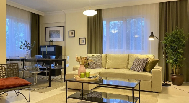 Missafir Modern Flat With Balcony on Bagdat Street, Book Hotel Kadıköy Beyoglu, nær Suadiye Beach