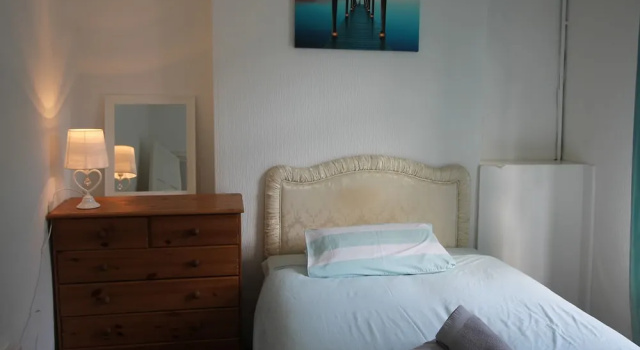 Rickard Street 4 Bed House Near J32 and M4 by Cardiff Holiday Homes, Забронировать Дом для отпуска Понтиприт Гламорган