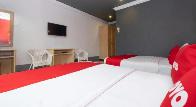 Четырёхместный люкс OYO 90050 V Hotel