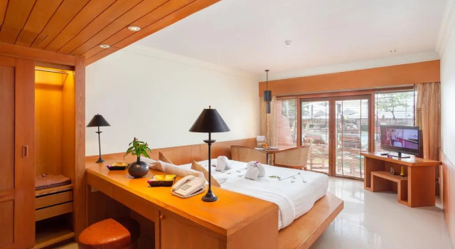 Номер Deluxe Seaview Patong Hotel - SHA Plus