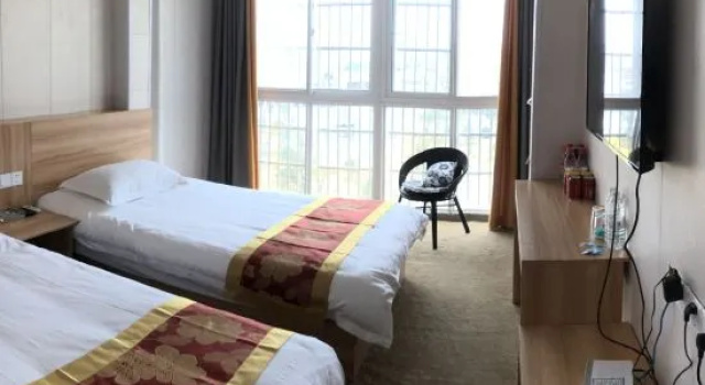 Huaiyuan Jinxiu Hotel, Rezerwuj Hotel Hotele w Bengbu z Parkingiem, Parking