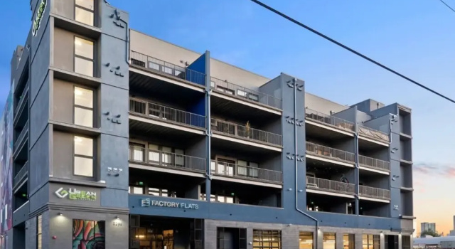 Rino Art Lofts - Amazing Location - WFH and Patio, Забронировать Отель Денвер Колорадо