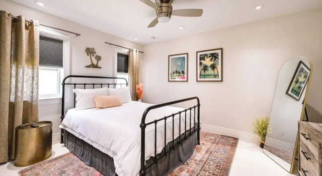 Коттедж Updated Naples Retreat w/ Private Pool & Patio!