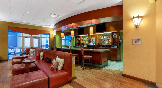 Wyndham Grand Oklahoma City Downtown, Забронировать Отель Отели Оклахома-Сити с бассейном, рядом с Myriad Gardens, Бассейн
