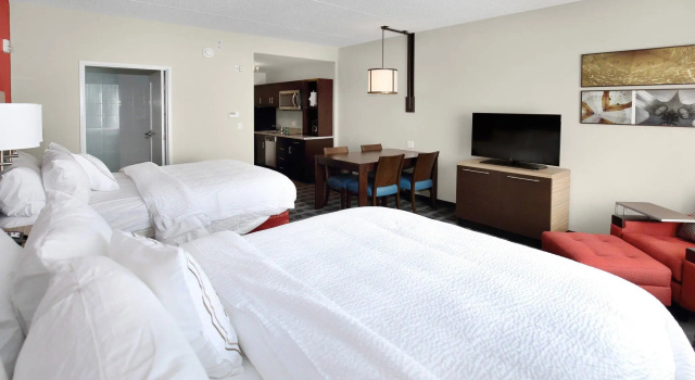 Четырёхместная студия TownePlace Suites by Marriott Grove City Mercer/Outlets