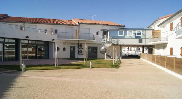 Résidence Services Seniors La Vallée Des Lys, Забронировать Апартаменты/квартира Сент-Мари-де-ла-Мер Камарг