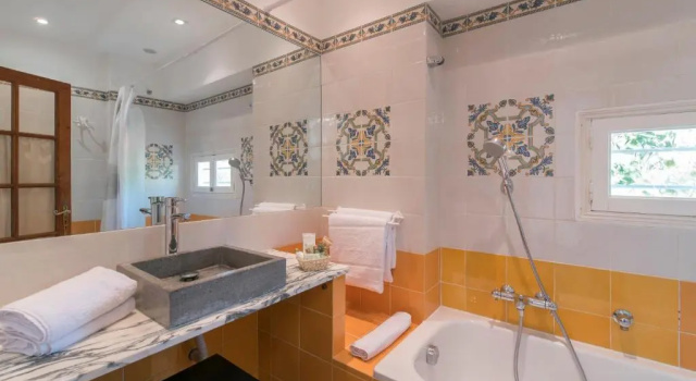 Трёхместный номер Superior La Villa Roseraie , Hôtel Familial OUVERT TOUTE L'ANNEE