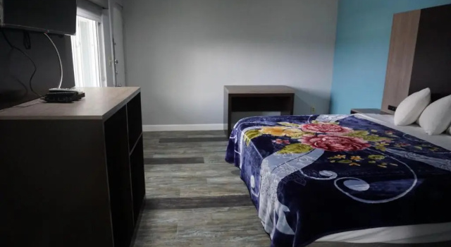 Четырёхместный номер Standard Thunderbird Motel