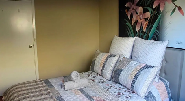 Mullaloo B & B, Забронировать Отель «постель и завтрак» Отели Перта с бассейном, Бассейн