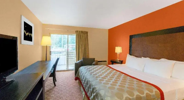 Двухместный номер Standard с балконом Ramada by Wyndham Maggie Valley