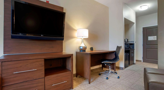 Comfort Suites Alexandria North, Rezervovat Hotel  