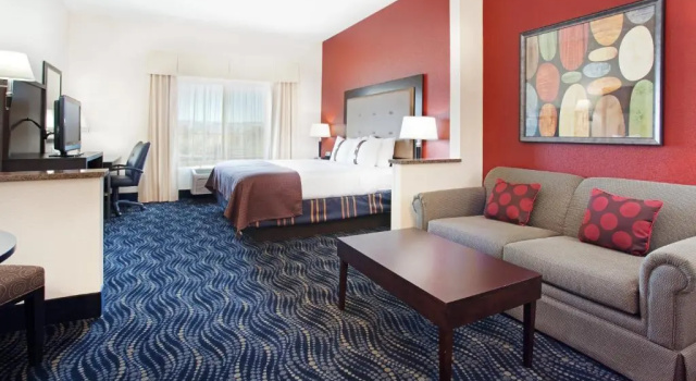 Люкс Holiday Inn Hotel & Suites Grand Junction-Airport by IHG