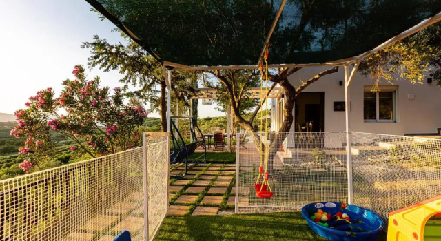 Вилла MariAndry Villa, Secluded Retreat with Pool, BBQ & HotTub, By ThinkVilla