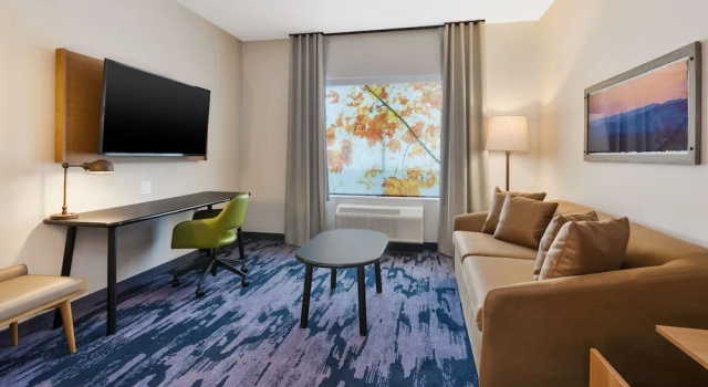 Двухместный люкс Fairfield by Marriott Inn & Suites Grand Rapids North