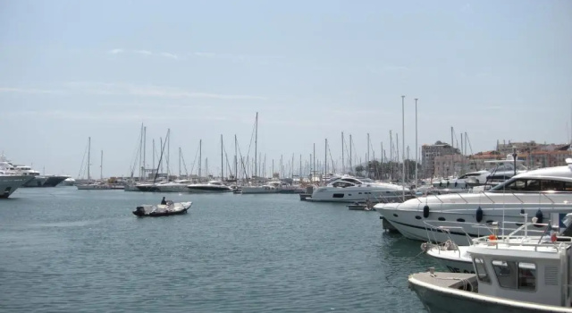 Апартаменты Cocooning 3 pièces duplex 3 étoiles calme centre ville à 5mn plages et Palais