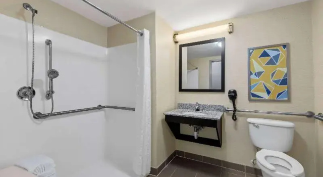 Четырёхместный номер Standard Comfort Inn Sylva - Cullowhee