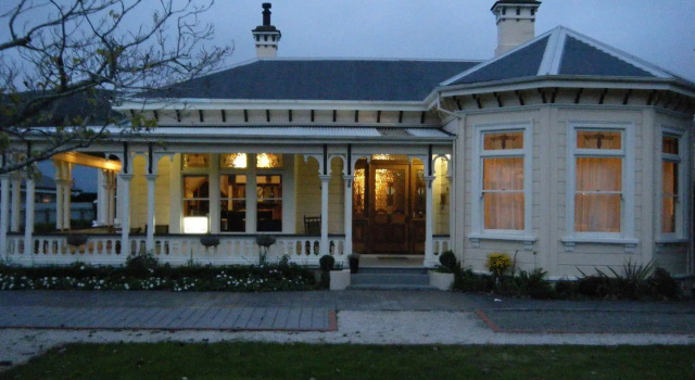 Collingwood Manor, Забронировать Отель Отели Top of the South с парковкой, Парковка