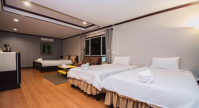 Ingkhao Glamping Resort Huahin, Rezerwuj Pole kempingowe Pola Kempingowe w Petchaburi, Pole kempingowe