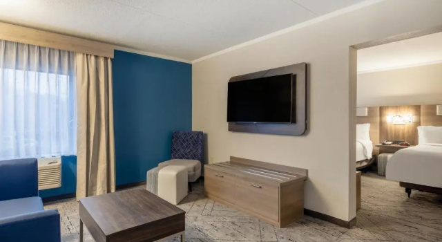 Двухместный номер Standard Holiday Inn Express & Suites Greensboro - I-40 atWendover by IHG